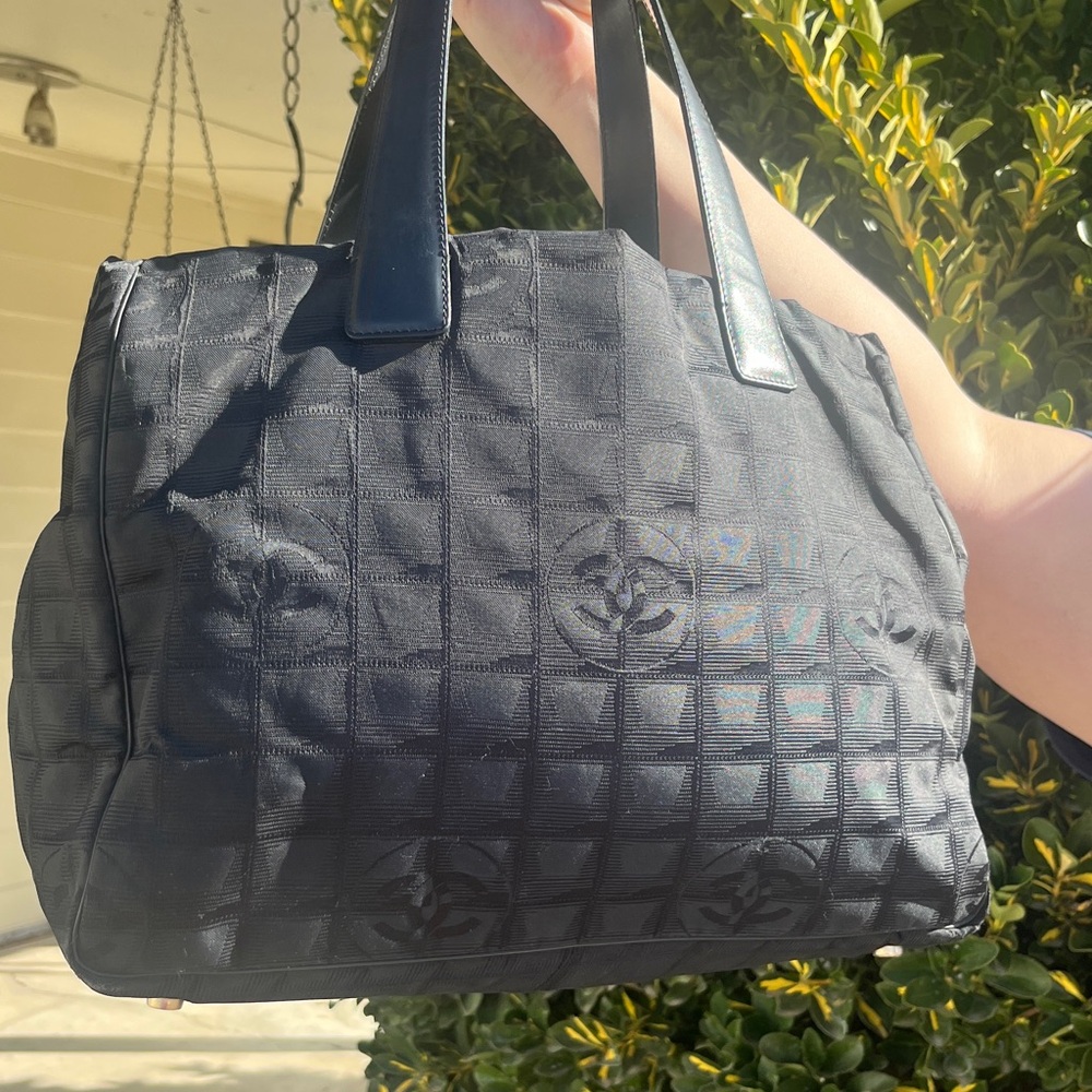 Chanel Traveline vintage tote GUC